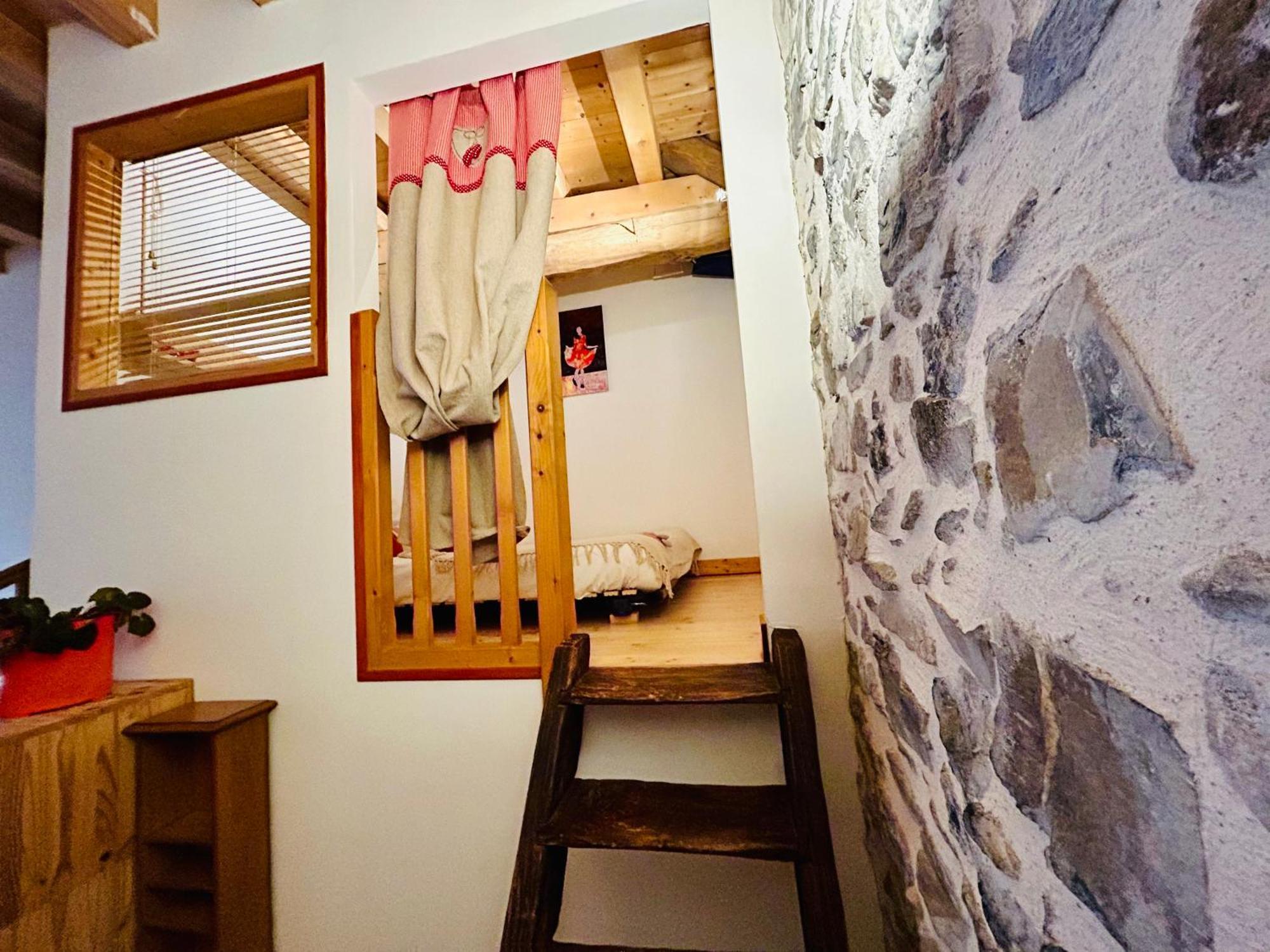 Au Pied Du Chateau- Parking Wifi Jardin - Clg Savoie Freterive Eksteriør billede